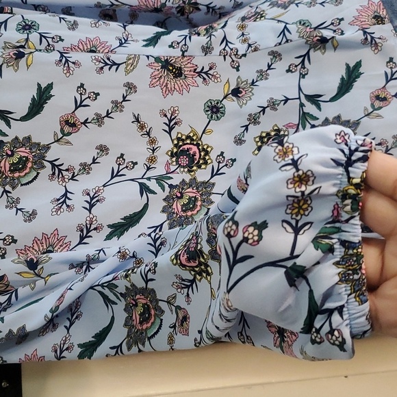 Banana Republic Factory Women’s Blue Floral Print Ruffle Peasant Top Size S - Picture 7 of 10